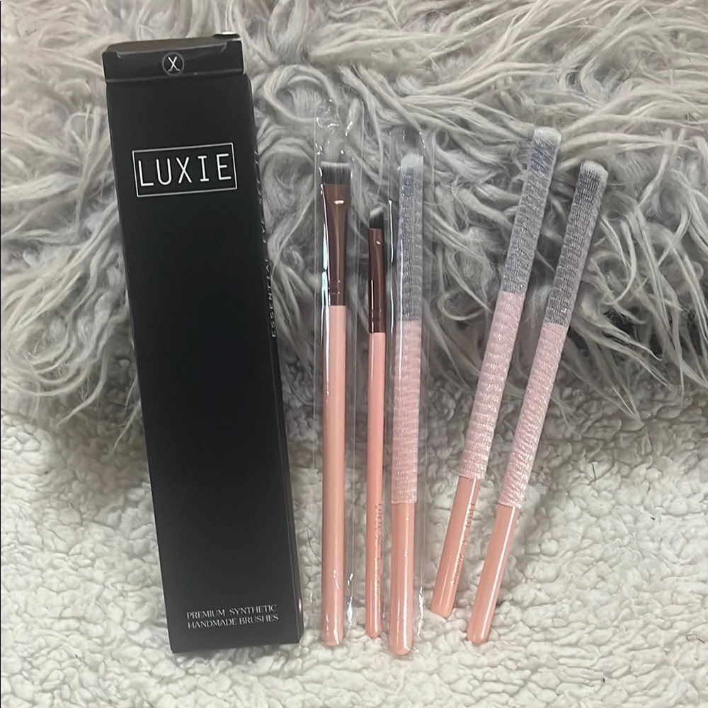 Luxie Pink Brush Set